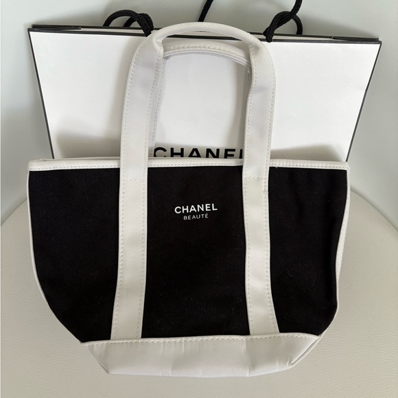 💯 Auth Canvas Mini Tote - Picture 5 of 16